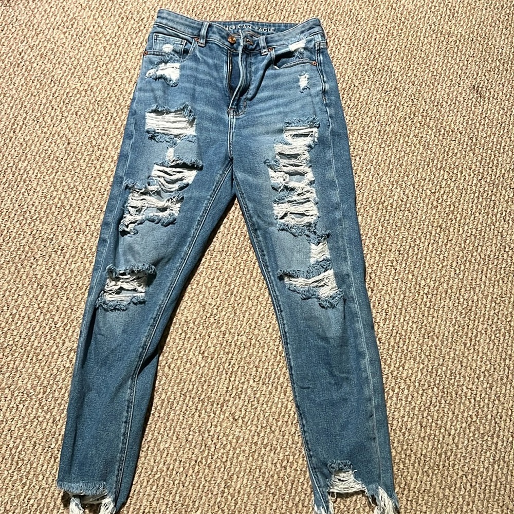 american eagle distressed high rise mom jeans